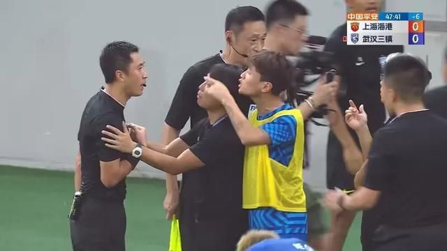 黑色丝袜吻戏亲胸摸腿